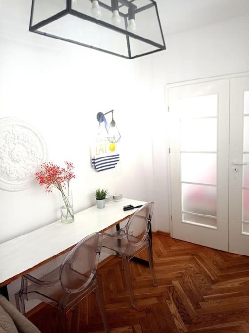 Appartement Old Praga Wi-Fi 300Mb à Varsovie Extérieur photo